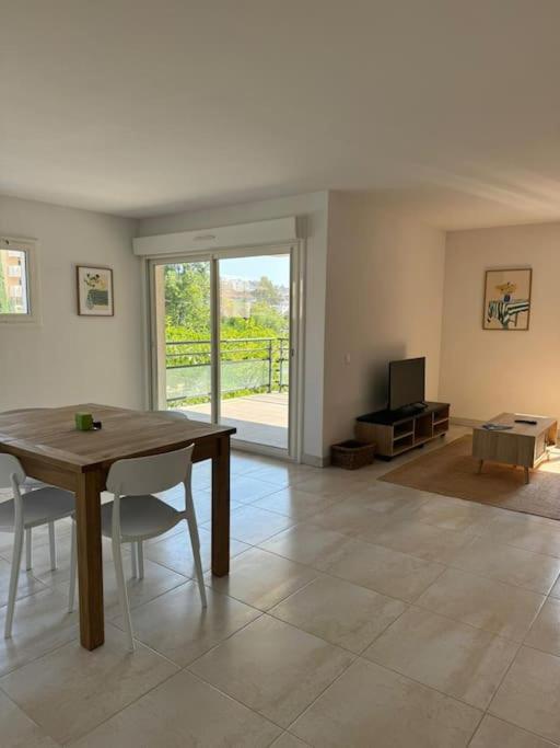 Suberbe Appartement Climatise Avec Terrasse Saint-Raphaël Zewnętrze zdjęcie